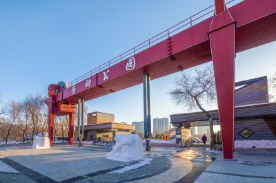 劳动公园大雪人