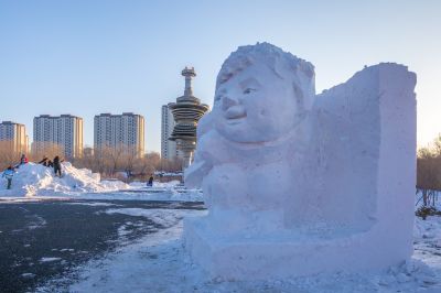 劳动公园大雪人