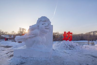 劳动公园大雪人