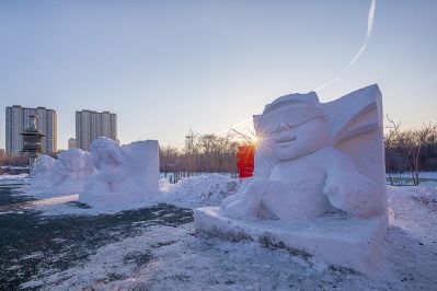 劳动公园大雪人