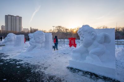 劳动公园大雪人