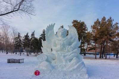 第九届黑龙江省大学生雪雕比赛