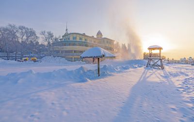冬季松花江畔冰雪景观夕阳