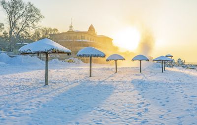 冬季松花江畔冰雪景观夕阳