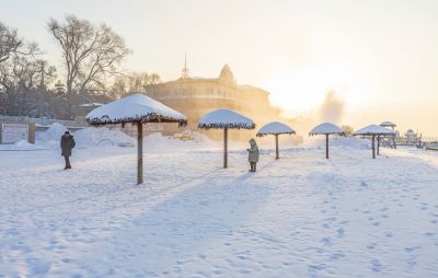 冬季松花江畔冰雪景观夕阳