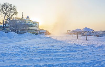 冬季松花江畔冰雪景观夕阳