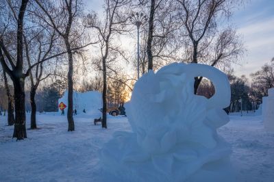 太阳岛雪博会雪雕持续上新1
