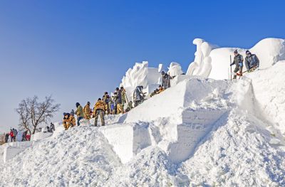 建设中的太阳岛雪博会