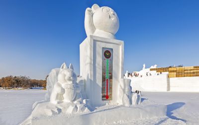建设中的太阳岛雪博会