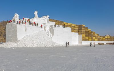 建设中的太阳岛雪博会