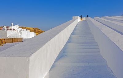 建设中的太阳岛雪博会