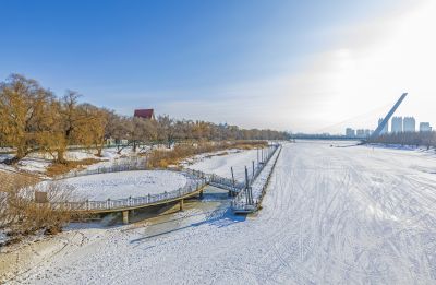 建设中的太阳岛雪博会