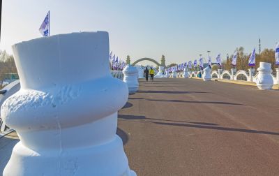 建设中的太阳岛雪博会