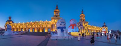 网红大雪人越夜越美丽1