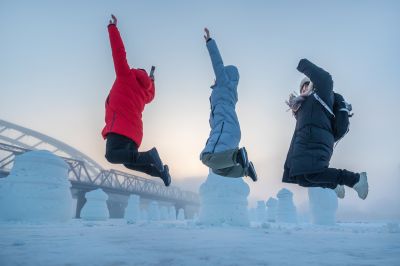 建设中的松花江雪人谷