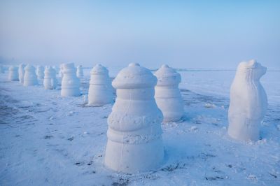 建设中的松花江雪人谷