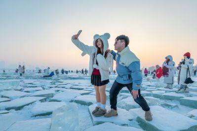 黄昏中的冰城钻石海