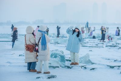 黄昏中的冰城钻石海