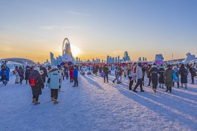 白天的冰雪大世界