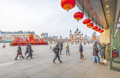 春节期间的哈站南北广场