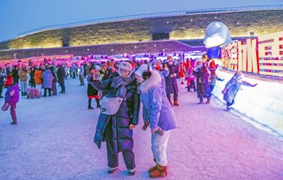 2024年冰雪大世界闭园前一天-下雪