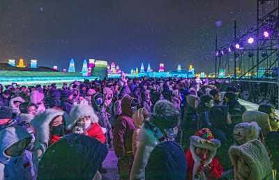 2024年冰雪大世界闭园前一天-下雪