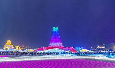 冰雪大世界闭园前一天雪