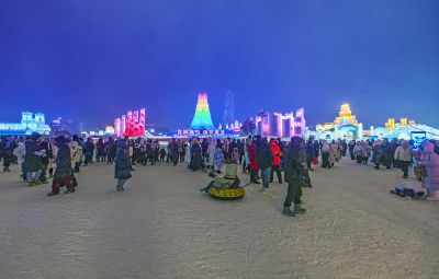 冰雪大世界闭园前一天雪
