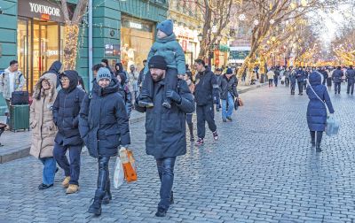 初春中央大街游人