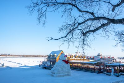 春雪后斯大林公园江畔