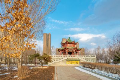 中国亭园春和景明