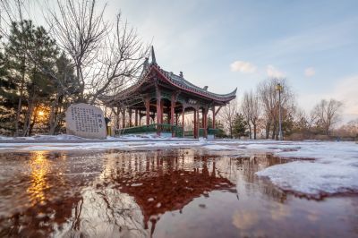 中国亭园春和景明
