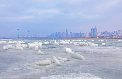 太阳岛钻石海初春江畔景色 残冰