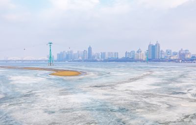 太阳岛初春江畔景色