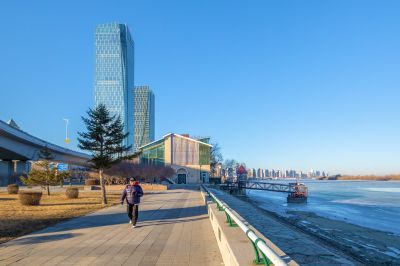 三月春暖看大江1
