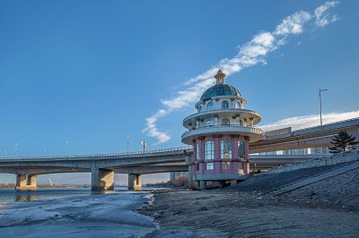 松花江畔晨光日晕图
