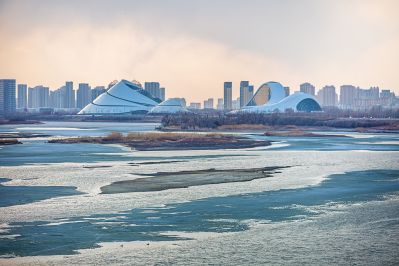 江畔初春风景
