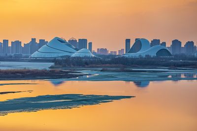 江畔初春风景