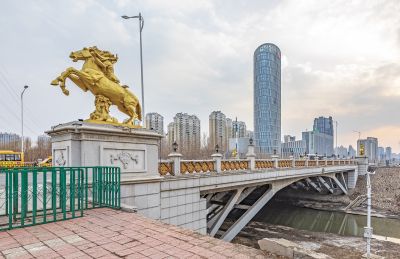何家沟江畔景色