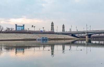 何家沟江畔景色