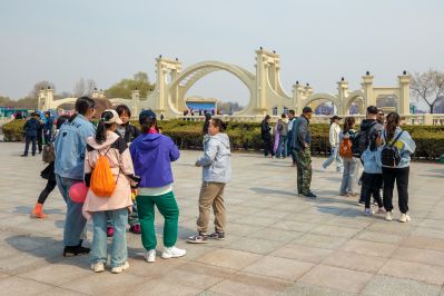 太阳岛游人如织