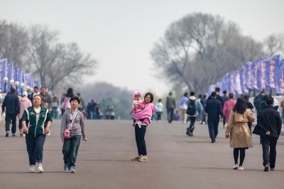 太阳岛游人如织