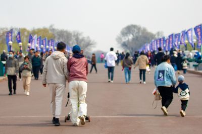 太阳岛游人如织