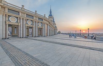 外滩湿地初春暮色