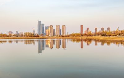 外滩湿地初春暮色
