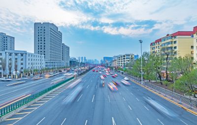 和兴路夜色春花