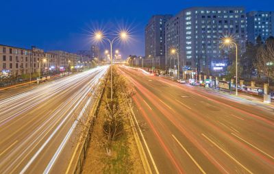 和兴路夜色春花