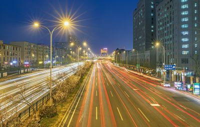 和兴路夜色春花