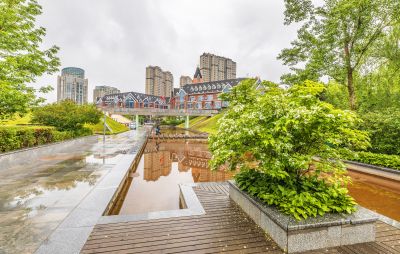 雨中的金河公园