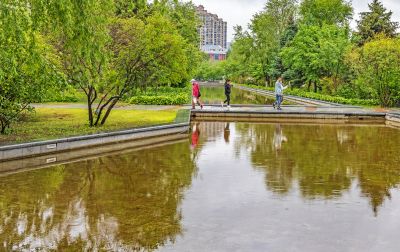 雨中的金河公园